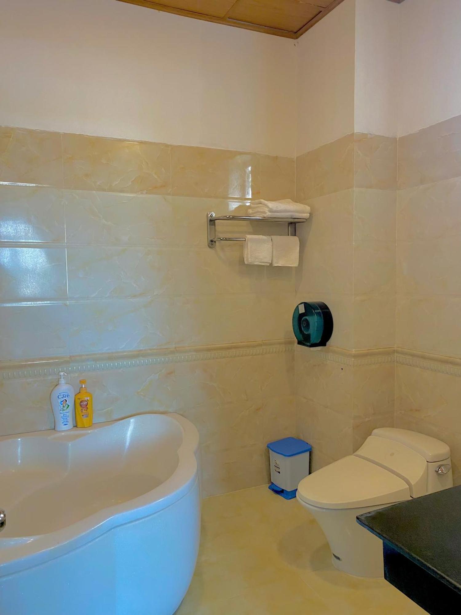 Phuc Hung 2 Hotel Rach Gia Esterno foto