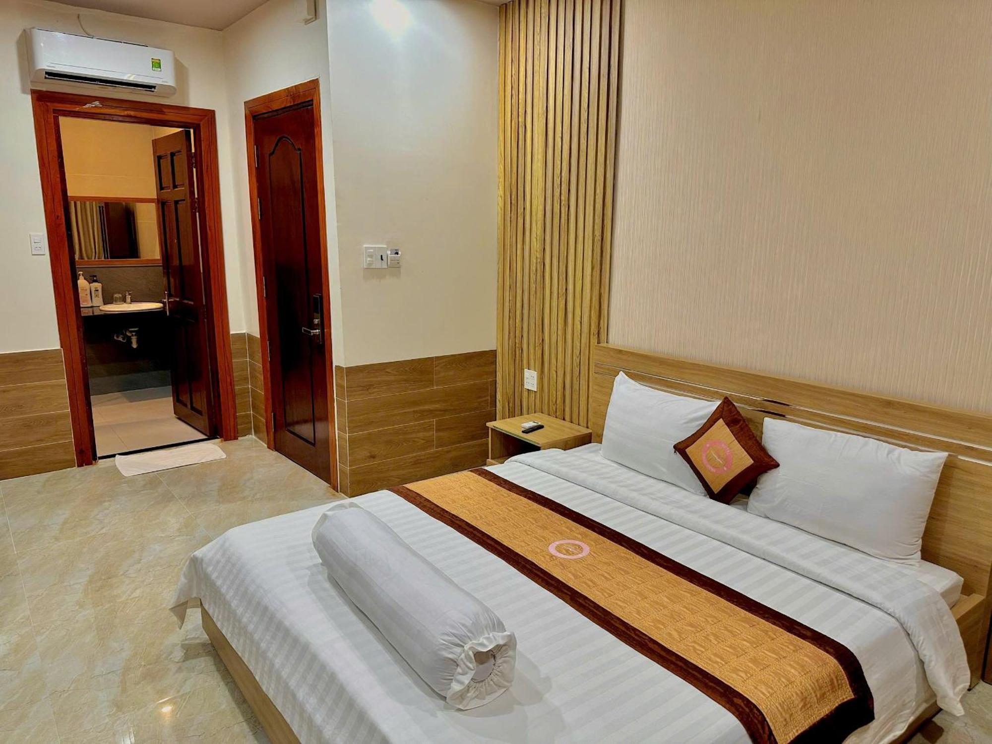 Phuc Hung 2 Hotel Rach Gia Esterno foto