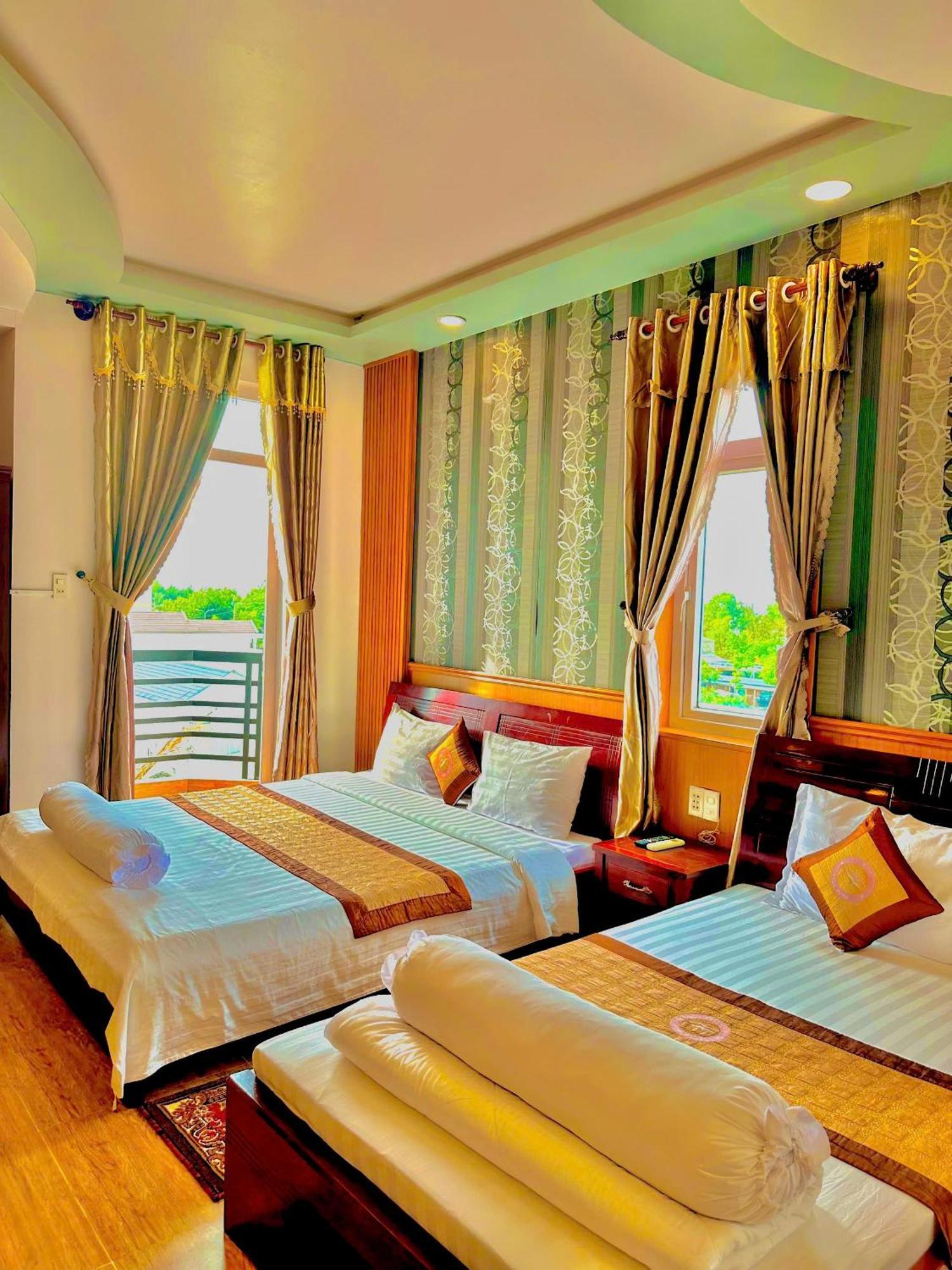 Phuc Hung 2 Hotel Rach Gia Esterno foto