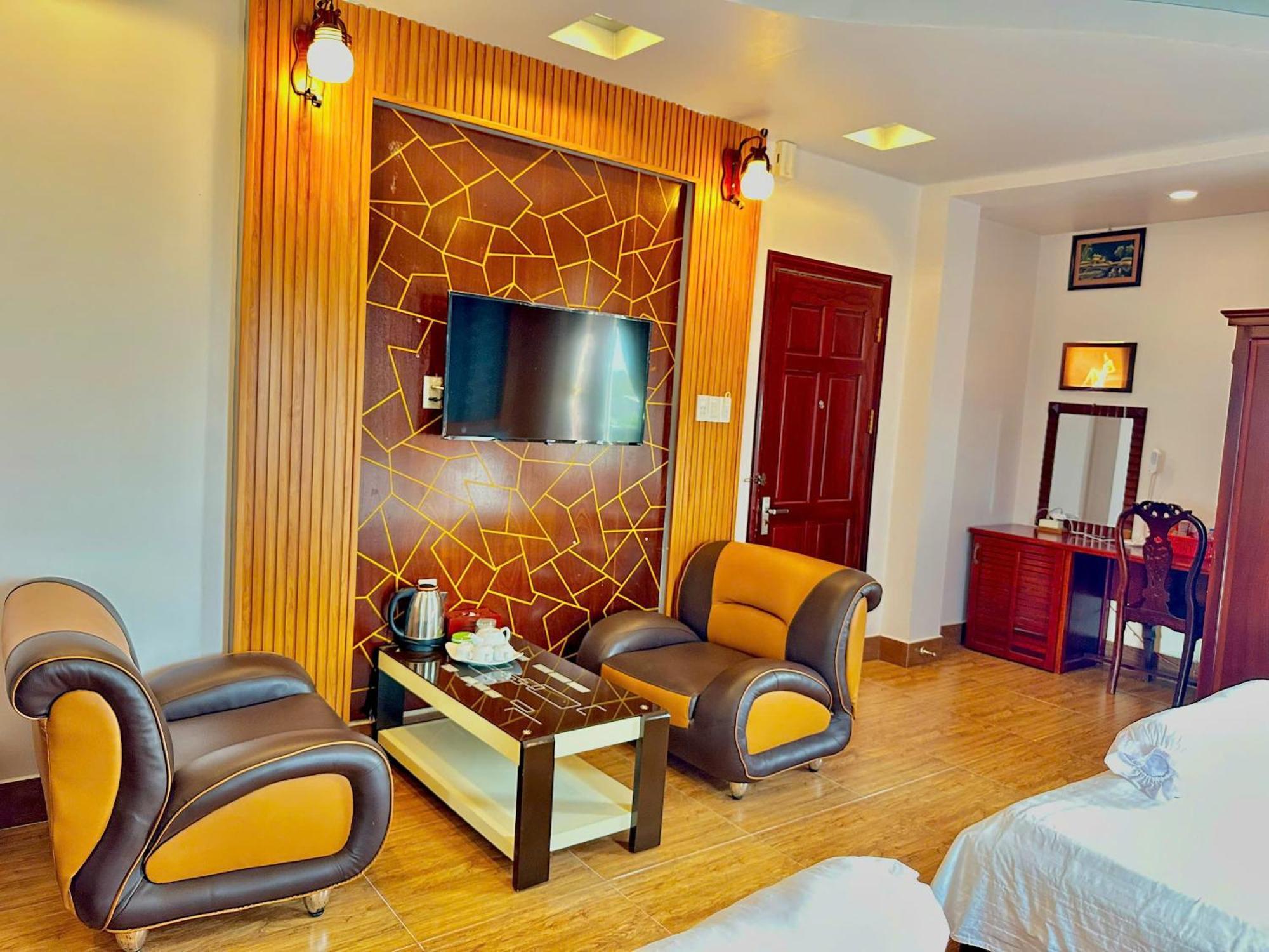 Phuc Hung 2 Hotel Rach Gia Esterno foto